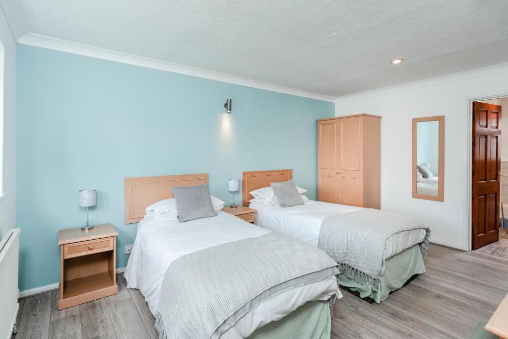 HELD - THE CREATIVE RESET RETREAT DEPOSIT - SHARED TWIN ROOM CHALET